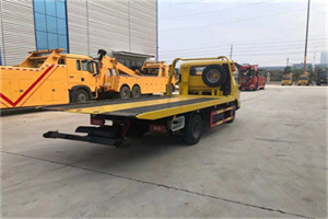 路南非事故拖车