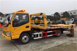 路南哪里有拖车服务