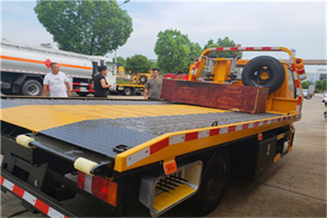 路南附近拖车电话号码服务